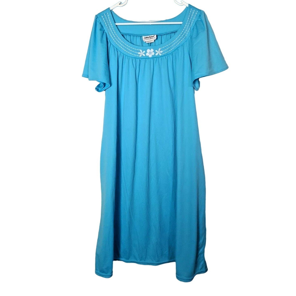 VTG Anthony Richards Blue Embroidered Floral Short Sleeve Nightgown Womans 1X
